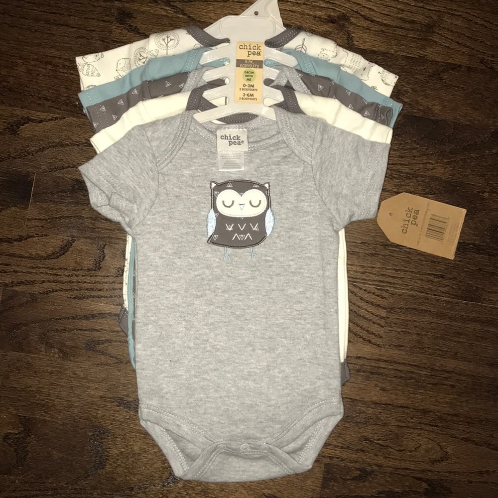 5 pk bodysuits.
